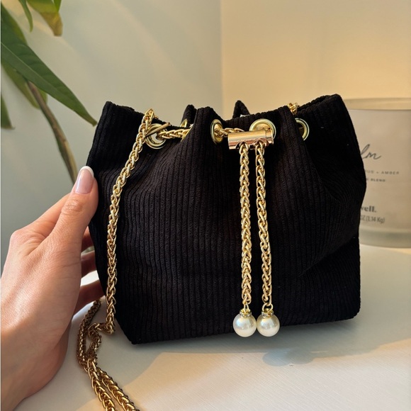 Handbags - Elegant Black and Gold Women's Bag